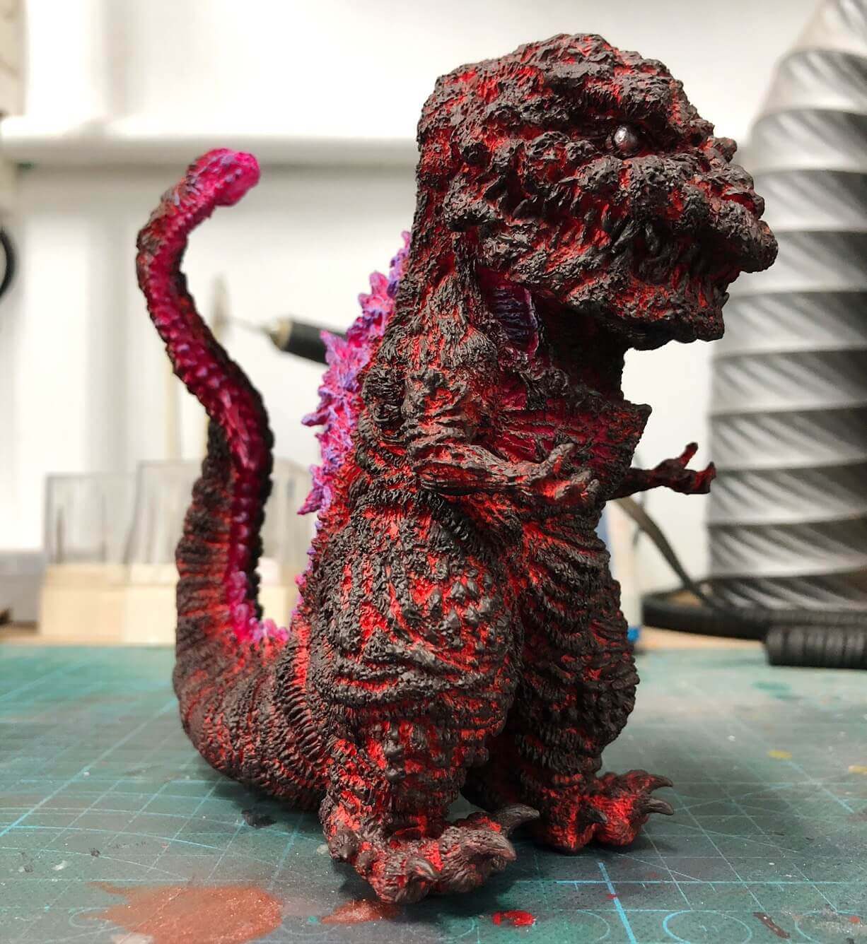 真哥吉拉(紫紅配色)的第4張圖片