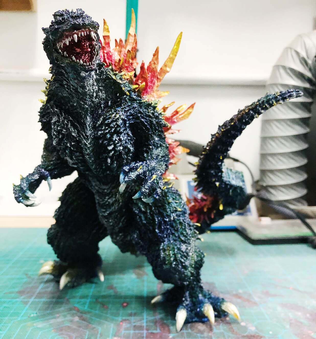 千禧哥吉拉(金屬感上色)的第2張圖片